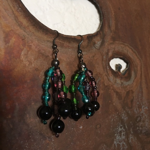 Glass bead & seed bead dangle fish hook earrings - Picture 1 of 3